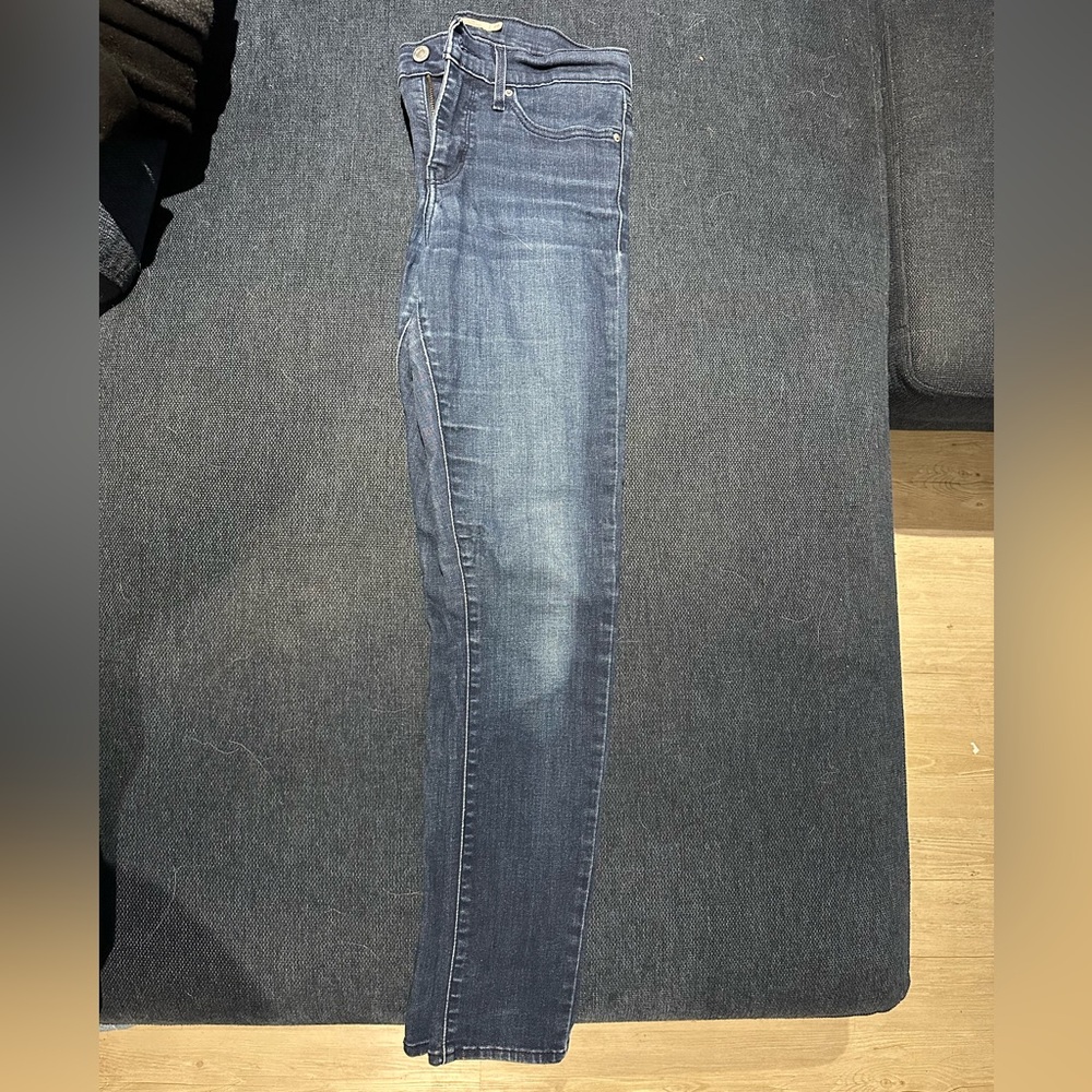 Levi’s 311 Shaping Skinny